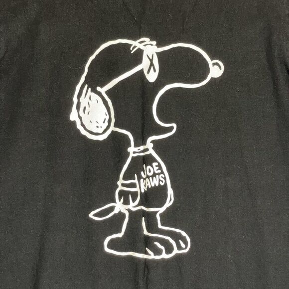 KAWS x Uniqlo x‎ Peanuts Joe Kaws Yawn Shirt Mens Large Black Snoopy Outline Tee - Picture 2 of 10